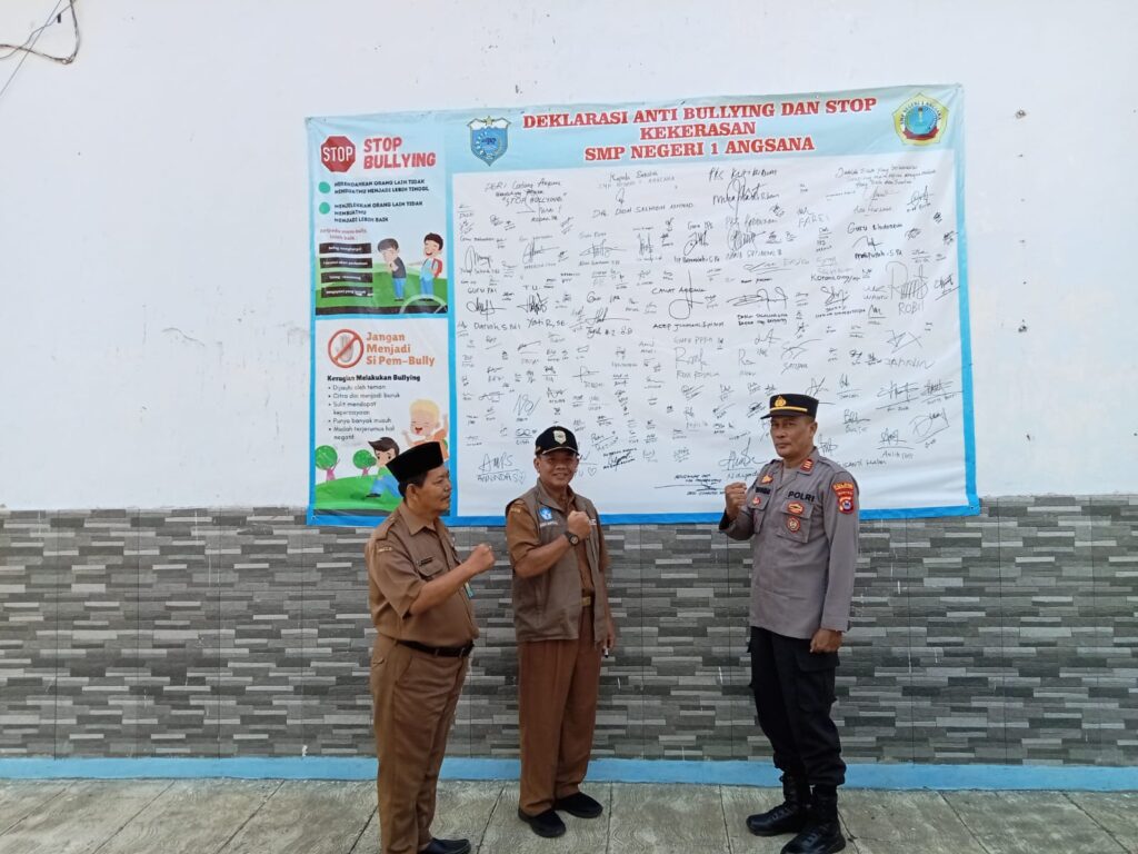 Kapolsek Angsana Sambangi Kepala SMPN 1 Angsana Sdr. Didin 2 WhatsApp Image 2024 07 29 at 21.34.18