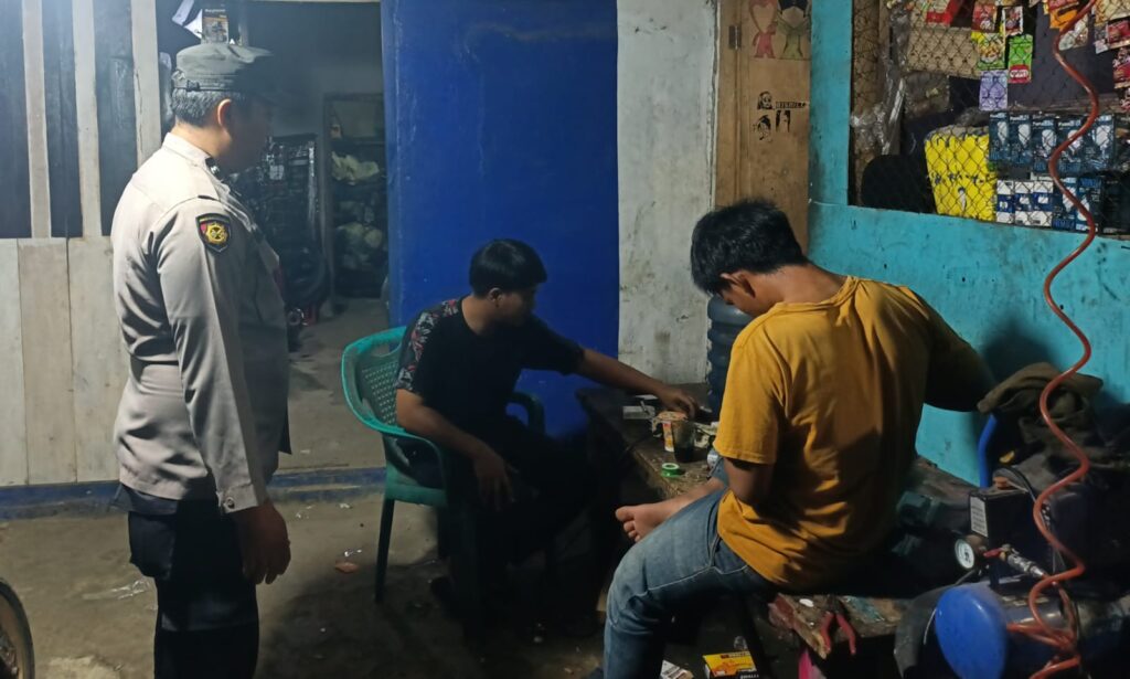 Polsek Bojong Polres Pandeglang Gelar Patroli Dialogis di Desa Binaan 1 WhatsApp Image 2024 07 30 at 08.39.17