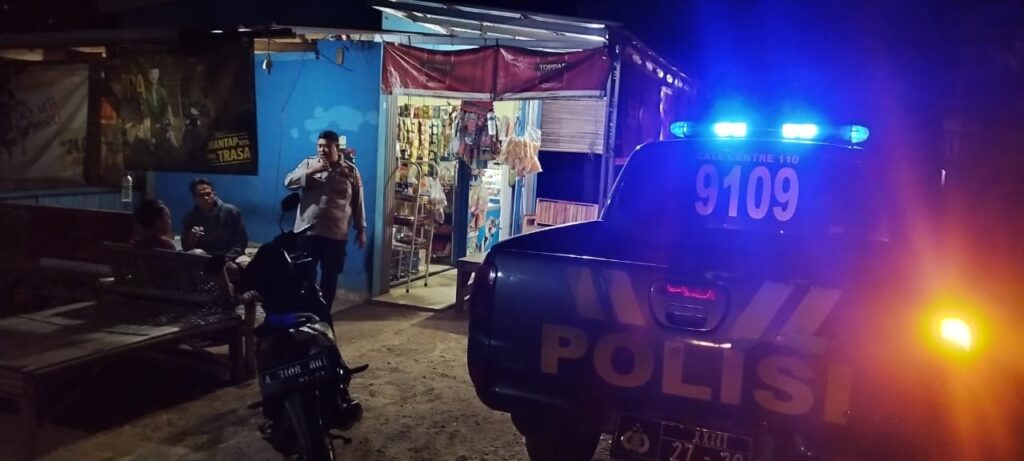 Personil Polsek Bojong Polres Pandeglang Gelar Blue Light Patrol untuk Cegah Tindak Kriminal 9 WhatsApp Image 2024 07 31 at 06.37.00