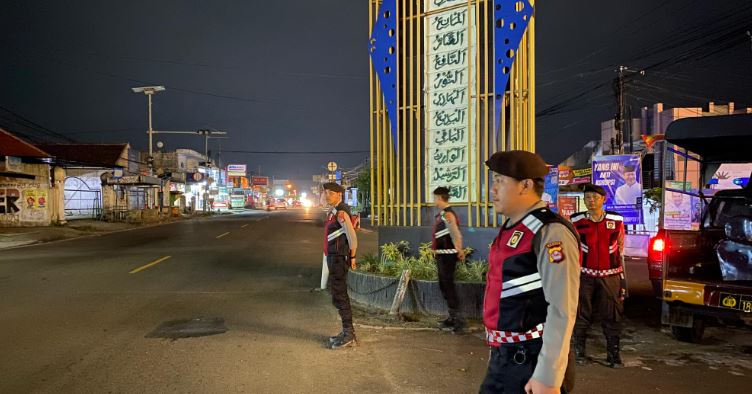 Sat Samapta Polres Pandeglang Gelar Patroli di Cigadung untuk Keamanan dan Ketertiban 2 sm