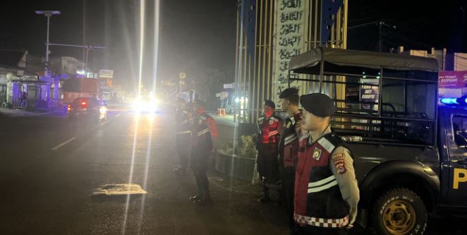 Sat Samapta Polres Pandeglang Melaksanakan Kegiatan Strong Point Malam untuk Memberikan Pelayanan Prima 8 sp 1
