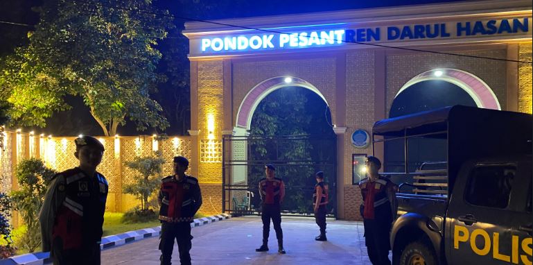 Sat Samapta Polres Pandeglang Menggelar Sambang ke Pondok Pesantren di Sabi untuk Menjaga Keamanan dan Ketertiban 7 sp 5
