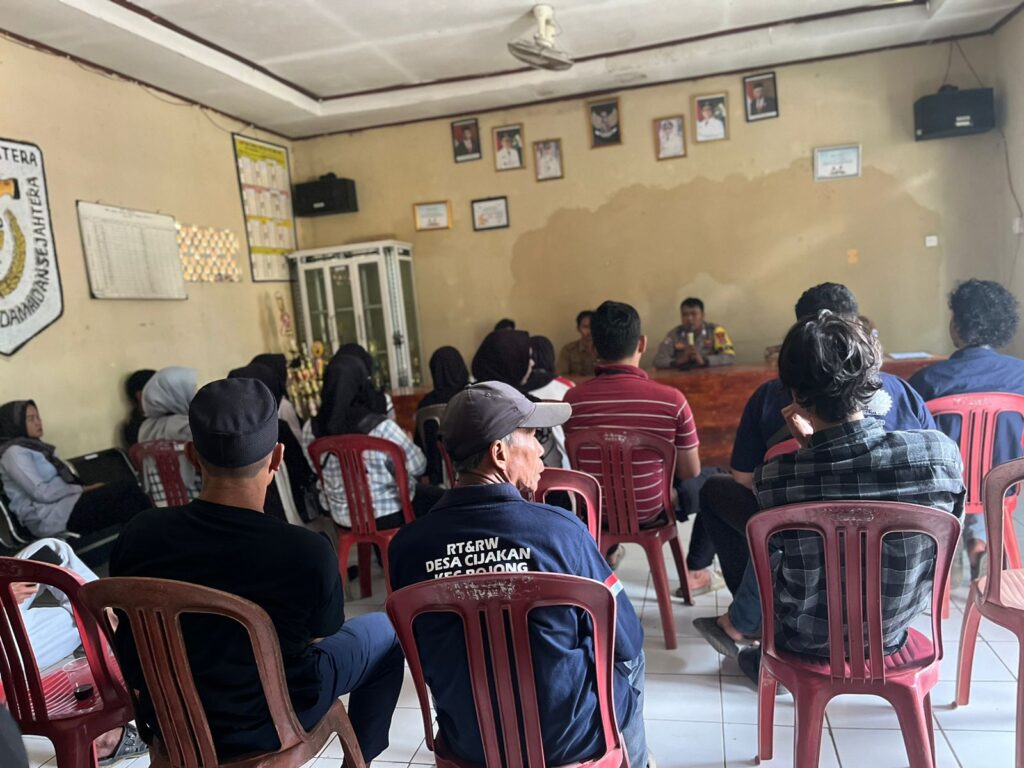 Personil Polsek Bojong Polres Pandeglang Hadiri Rapat Pembahasan Lomba Peringatan Hari Kemerdekaan Nasional Tingkat Desa 5 IMG 20240805 WA0025
