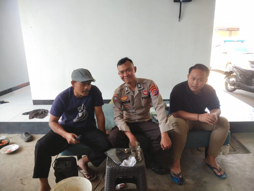 Bhabinkamtibmas Polsek Panimbang sambang di Desa Binaan Demi terwujudnya situasi Kamtibmas yang kondusif 10 IMG 20240805 WA0042