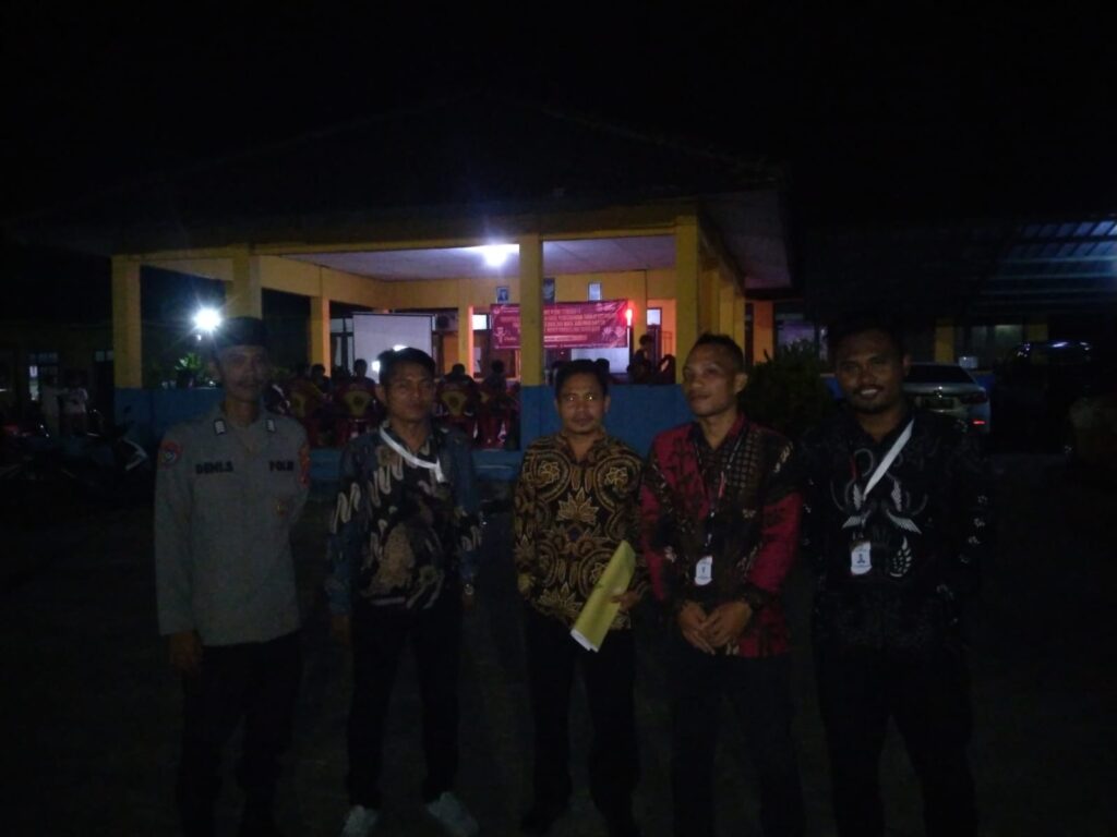 Kanit Binmas Polsek Angsana Laksanakan Patroli Dialogis di Desa Sumurlaban 8 IMG 20240808 WA0044