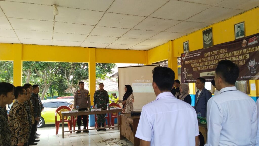 Bhabinkamtibmas Polsek Angsana Hadiri Kegiatan Rapat Pleno Hasil Pemutakhiran Data Pemilih Pada Pilkada Serentak Tingkat Kecamatan Angsana 4 IMG 20240808 WA0048