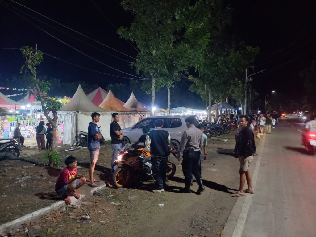 Polsek Picung Intensifkan Patroli Malam, Antisipasi Gangguan Kamtibmas Tempat Pasar Malam 8 IMG 20240808 WA0054