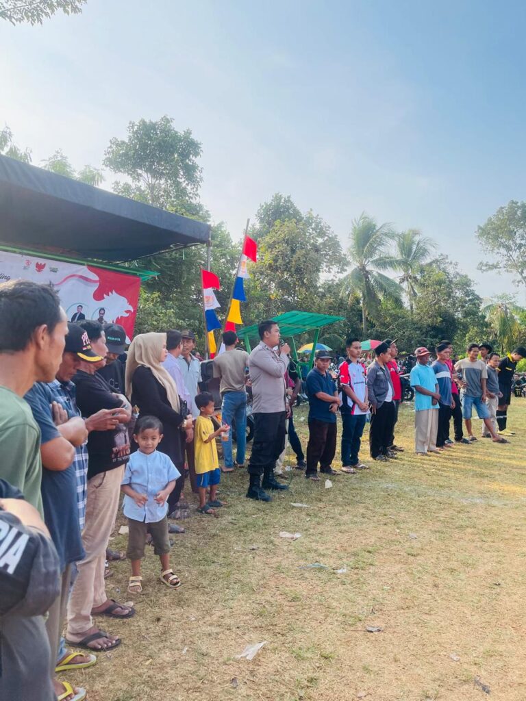 Polsek Bojong Polres Pandeglang Gelar Pengamanan Lomba Sepak Bola Antar RW di Desa Cijakan untuk Meriahkan HUT RI ke-79 6 IMG 20240811 WA0028