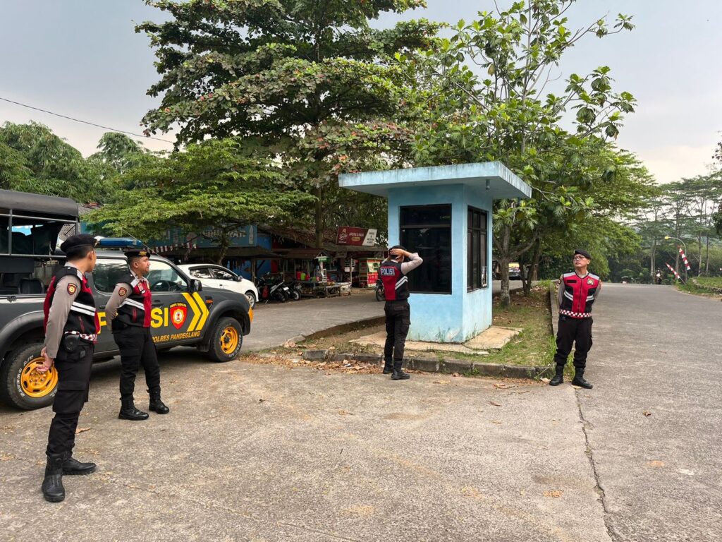 Sat Samapta Polres Pandeglang Gelar Patroli Dialogis di Terminal Kadubanen 7 IMG 20240813 WA0031