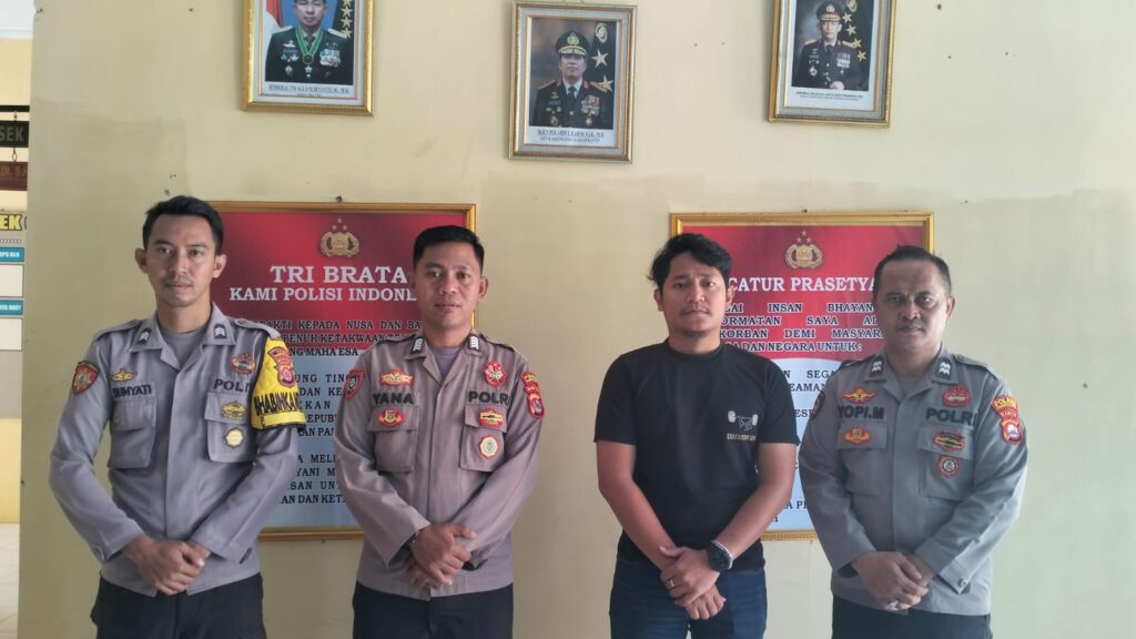 Polsek Cigeulis Gelar Giat Siaga Mako untuk Tingkatkan Kesiapsiagaan 2 WhatsApp Image 2024 07 31 at 21.54.26