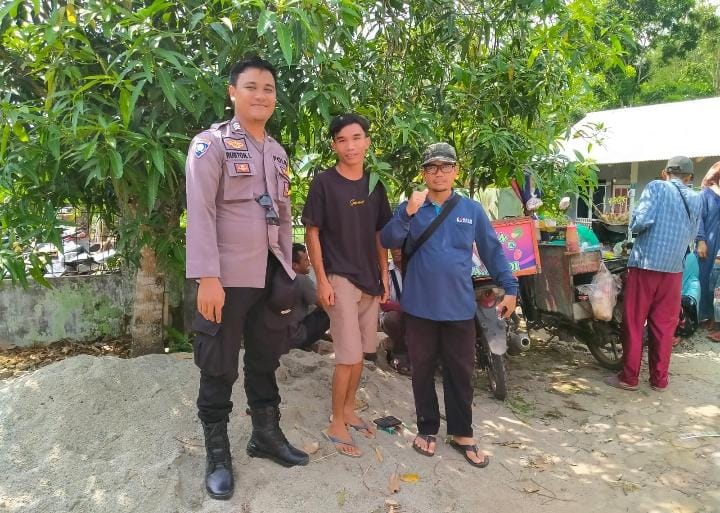 Bhabinkamtibmas Polsek Angsana Polres Pandeglang Brigadir Ruston Sambangi Masyarakat Desa Padaherang dan Sampaikan Pesan Kamtibmas 7 WhatsApp Image 2024 08 01 at 06.00.06