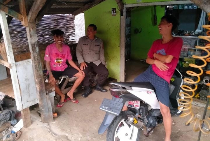 Kanit Samapta Polsek Angsana Polres Pandeglang Laksanakan Patroli Dialogis Cegah Tawuran 8 WhatsApp Image 2024 08 01 at 06.00.14
