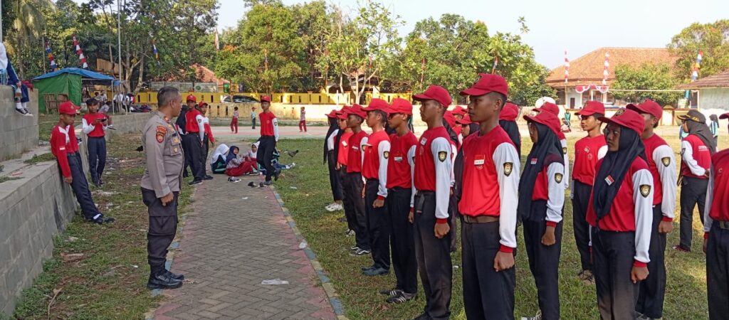Kapolsek Carita Beri Pengarahan dan Pembinaan kepada Pelajar Paskibra 3 WhatsApp Image 2024 08 01 at 07.09.37