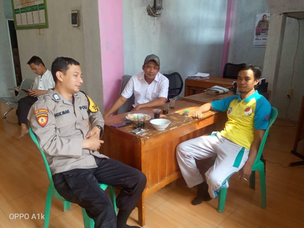 Polsek Menes Sambangi Perangkat Desa Sukamanah untuk Tingkatkan Kemitraan dan Keamanan 7 WhatsApp Image 2024 08 01 at 16.07.58