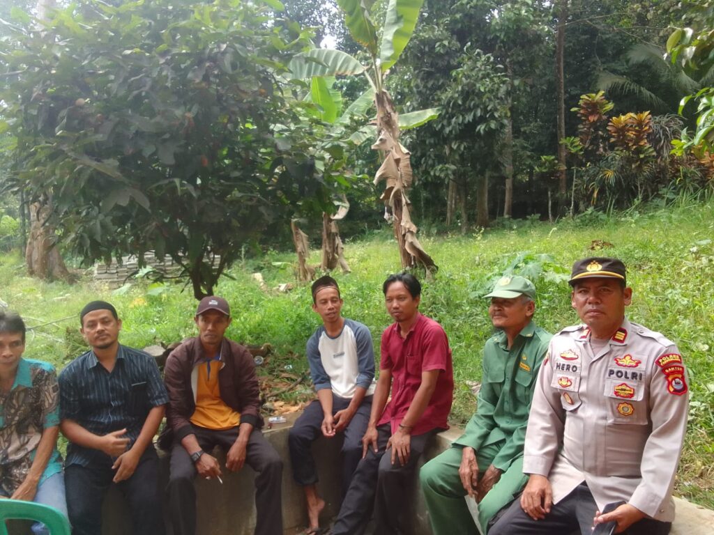 Sambang Terus, Akp Hero Kapolsek Menes Temui Warga 2 WhatsApp Image 2024 08 01 at 16.16.52