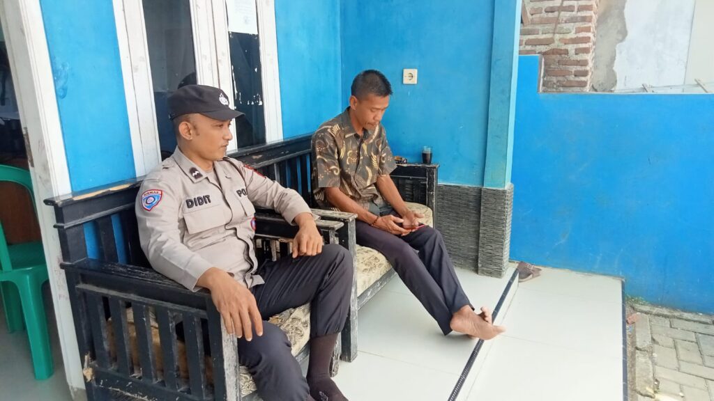 Polsek Menes Gelar Sambang Kamtibmas Kepada Warga di Kecamatan Menes 1 WhatsApp Image 2024 08 01 at 16.22.35