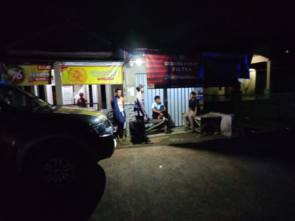 Cegah Gangguan Kamtibmas Malam Hari, Personil Polsek Jiput Rutin Laksanakan Patroli 9 WhatsApp Image 2024 08 03 at 21.23.26