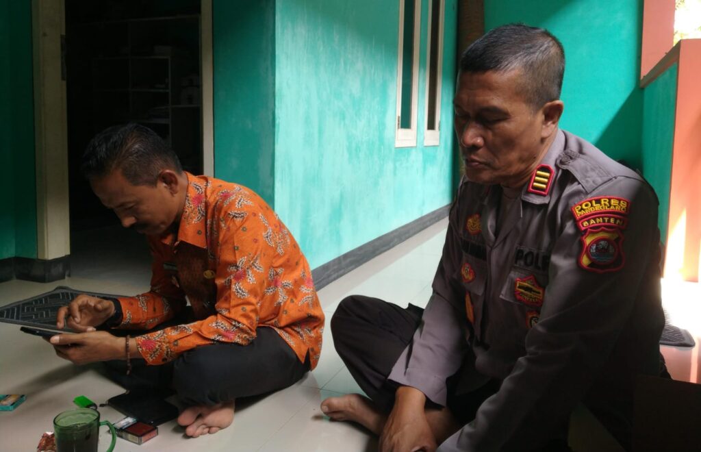 Kapolsek Angsana Beserta Camat Angsana Sambangi Tokoh Masyarakat Desa Padaherang 10 WhatsApp Image 2024 08 04 at 22.35.26