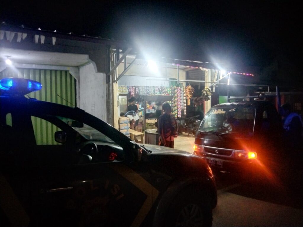 Demi Terciptanya Situasi Wilayah Hukum Tetap Kondusif, Polsek Cimanggu Gelar Patroli Malam 4 WhatsApp Image 2024 08 05 at 23.49.26