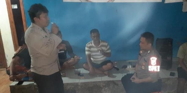Anggota Piket Polsek Angsana Laksanakan Patroli Dialogis di Desa Angsana 8 WhatsApp Image 2024 08 07 at 06.39.09