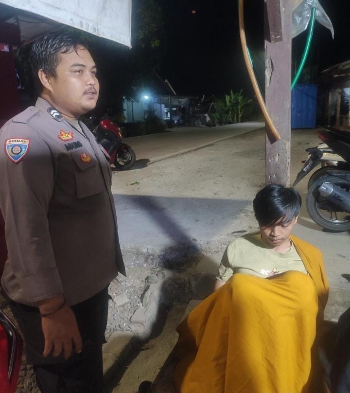 Bhabinkamtibmas Polsek Angsana Sambangi Masyarakat Desa Angsana dan Sampaikan Pesan Kamtibmas 10 WhatsApp Image 2024 08 07 at 06.39.36