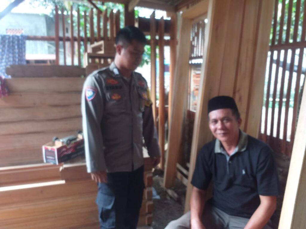 Polsek Menes Jalin Silaturahmi dengan Tokoh Masyarakat Cigandeng 10 WhatsApp Image 2024 08 07 at 16.36.46