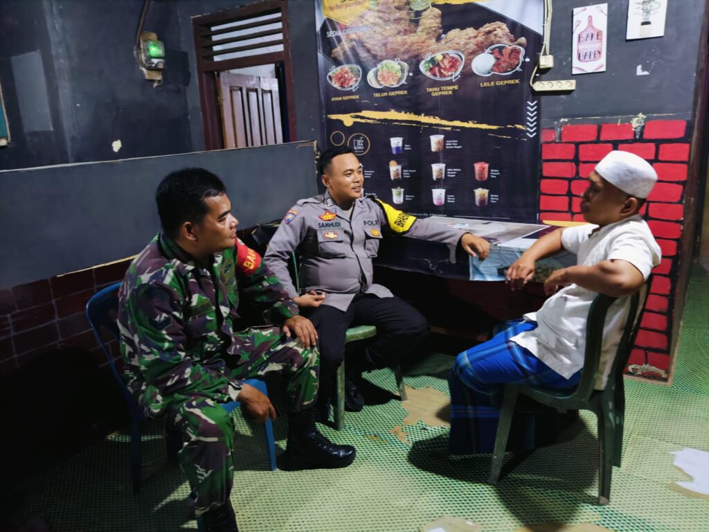 Bhabinkamtibmas Polsek Panimbang Bripka Samhudi dan Babinsa Rasudin Sambangi Warga Binaan di Desa Citeureup 8 WhatsApp Image 2024 08 09 at 23.20.08