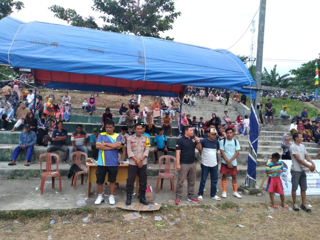 Polsek Panimbang Lakukan Pengamanan Sepak Bola HUT RI di Desa Tanjungjaya 7 WhatsApp Image 2024 08 09 at 23.45.45