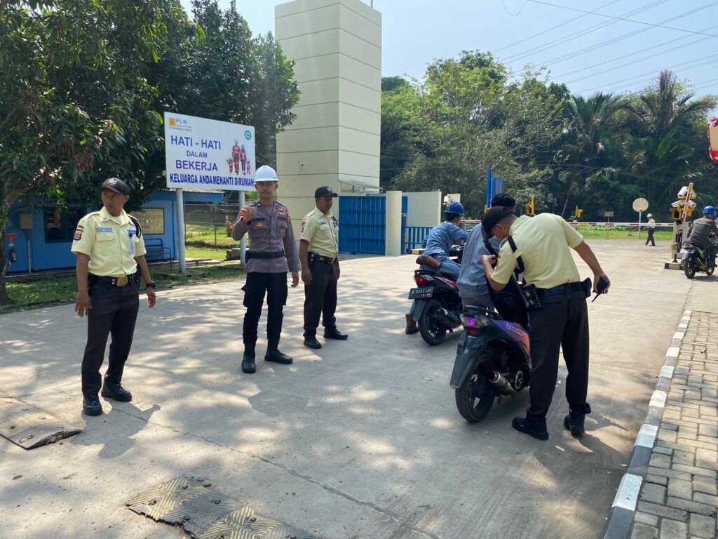 Satpamobvit Polres Pandeglang Laksanakan Pengamanan di PT. Indonesia Power Banten II Labuan 4 WhatsApp Image 2024 08 10 at 12.11.31