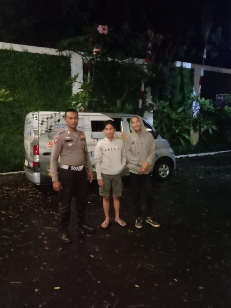 Polsek Carita Himbau Pemuda Agar Segera Pulang Jika Tidak Ada Kegiatan pada Malam Hari 8 WhatsApp Image 2024 08 11 at 06.20.19