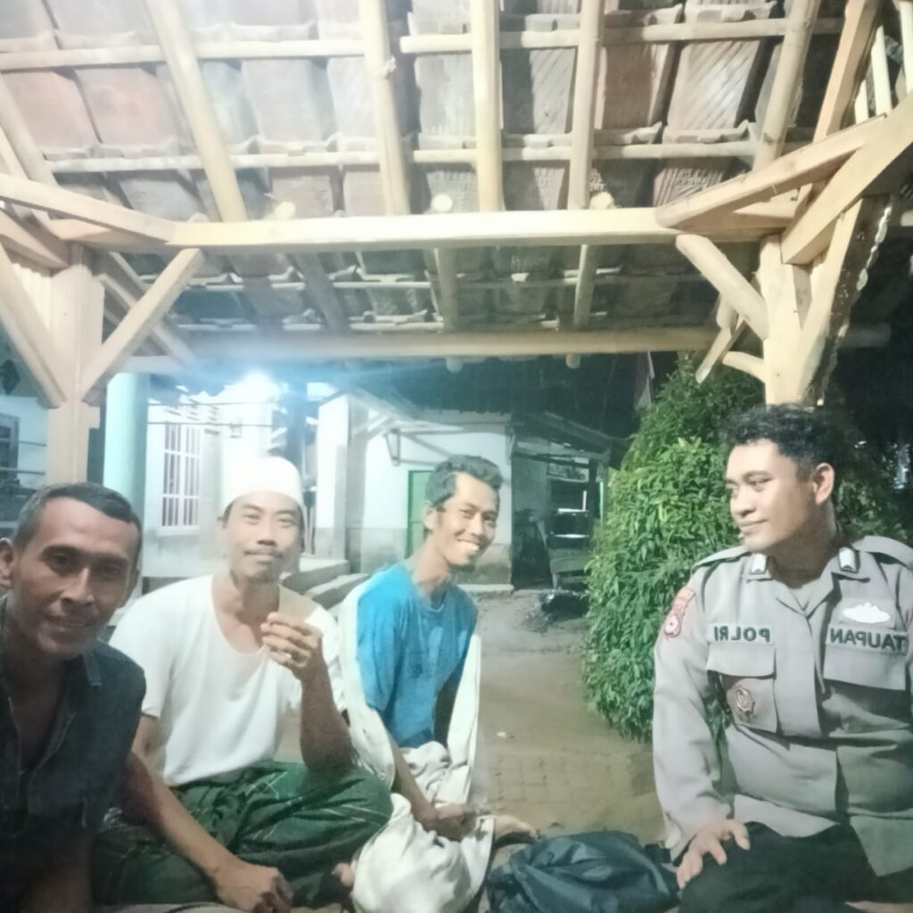 Perkuat Kamtibmas, Polsek Picung Menggelar Patroli Poskamling 5 WhatsApp Image 2024 08 12 at 00.49.31