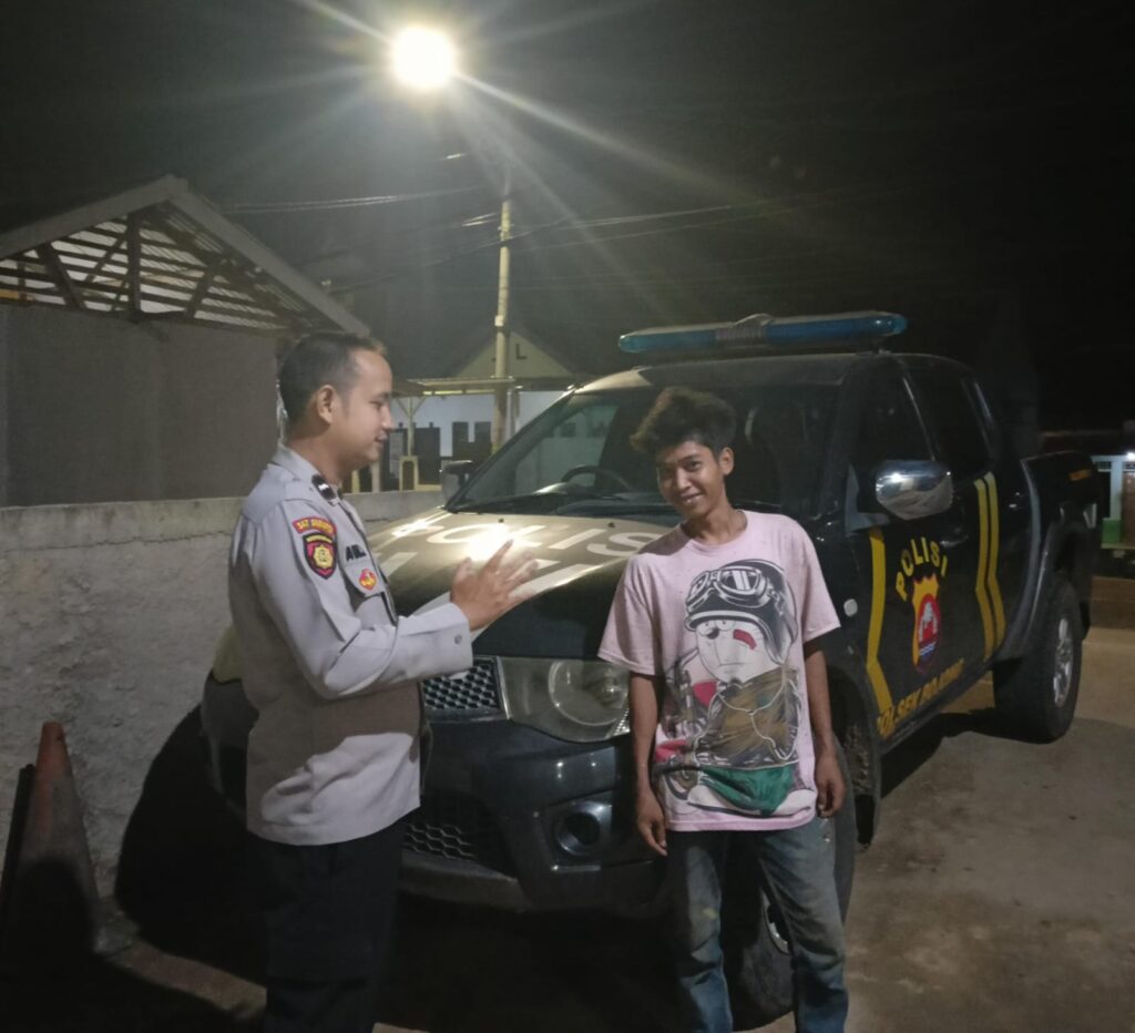 Polsek Bojong Polres Pandeglang Gelar Patroli Malam Antisipasi Tindak Pidana 3C 5 WhatsApp Image 2024 08 13 at 07.29.20