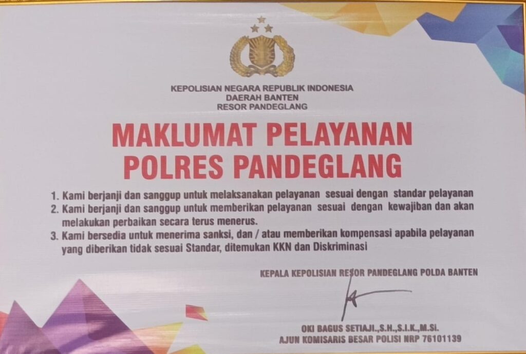 Personil Polres Pandeglang Laksanakan Penempelan Maklumat Pelayanan di Berbagai Lokasi Pelayanan 1 WhatsApp Image 2024 08 21 at 11.25.00