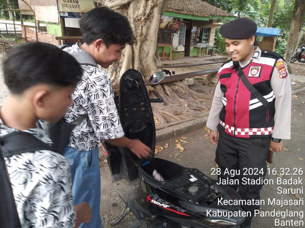 Sat Samapta Polres Pandeglang Gelar Kegiatan Cooling System Patroli Perintis Presisi Team Badak Antisipasi C3 2 WhatsApp Image 2024 08 28 at 16.59.23