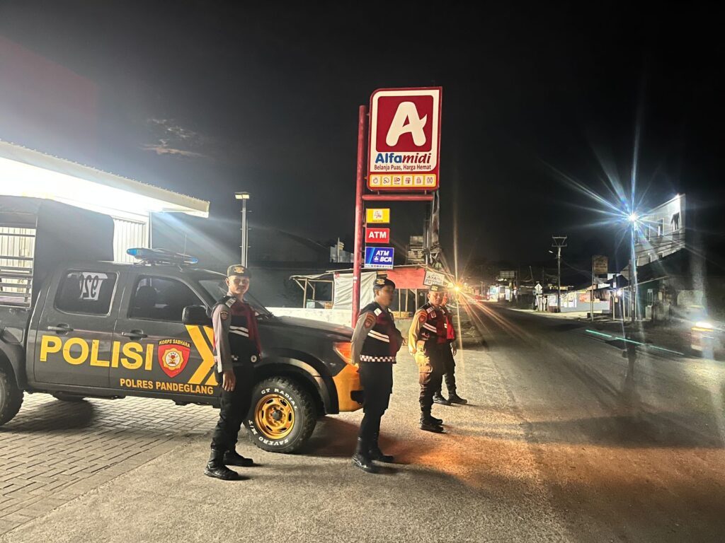 Sat Samapta Polres Pandeglang Gelar Patroli Dialogis Malam, Dipimpin Kasat Samapta IPTU Akbar 10 WhatsApp Image 2024 08 29 at 05.21.29 1