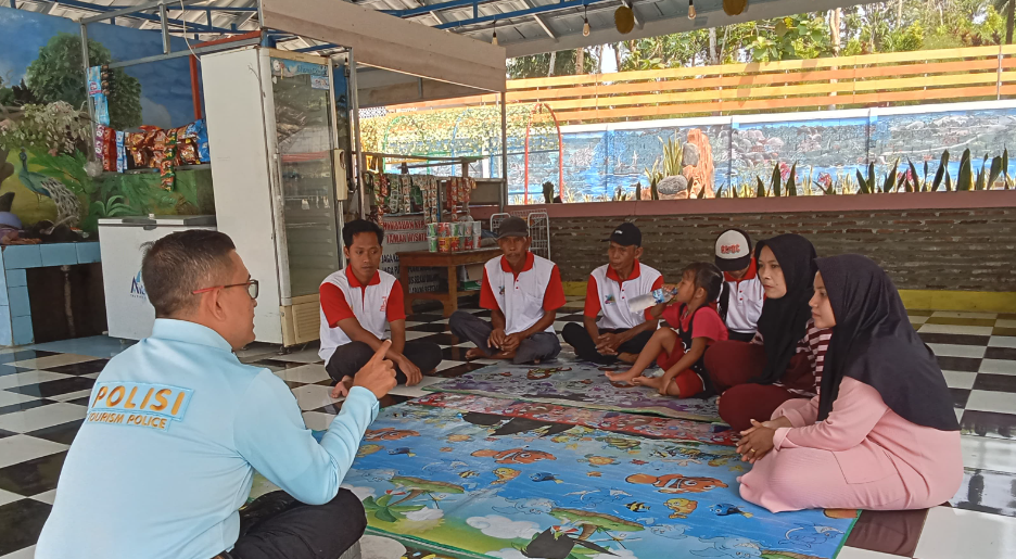 Satpamobvit Polres Pandeglang Gelar Patroli Wisata di Cipamor Waterpark 3 pw