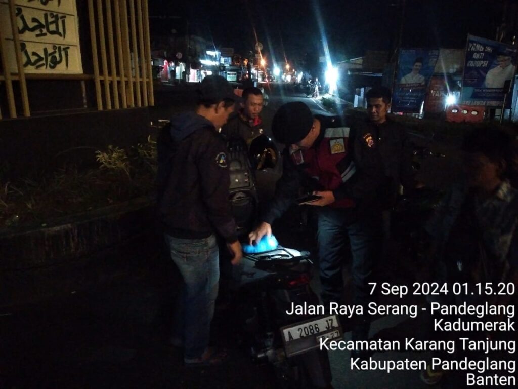 Sat Samapta Polres Pandeglang Gelar Patroli Malam Dialogis, Pastikan Wilayah Aman 8 WhatsApp Image 2024 09 07 at 04.21.18