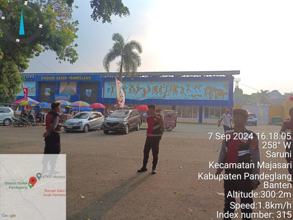 Sat Samapta Polres Pandeglang Gelar Patroli di Stadion Badak Pandeglang, Berikan Kenyamanan kepada Pengunjung 9 WhatsApp Image 2024 09 07 at 16.47.56