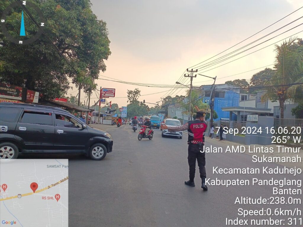 Sat Samapta Polres Pandeglang Gelar Pengaturan Lalu Lintas di Pertigaan Cipacung Saat Akhir Pekan 8 WhatsApp Image 2024 09 07 at 16.47.57