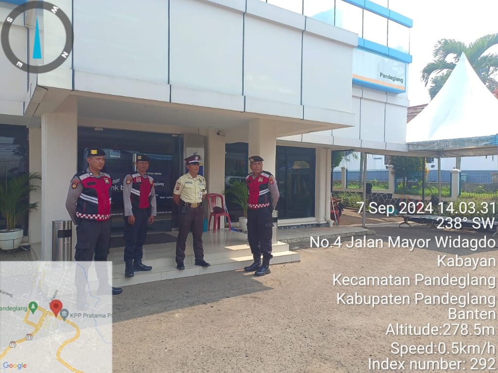 Sat Samapta Polres Pandeglang Laksanakan Patroli Siang di Bank BJB Cabang Pandeglang, Temui dan Koordinasi dengan Satpam 2 WhatsApp Image 2024 09 07 at 16.48.01