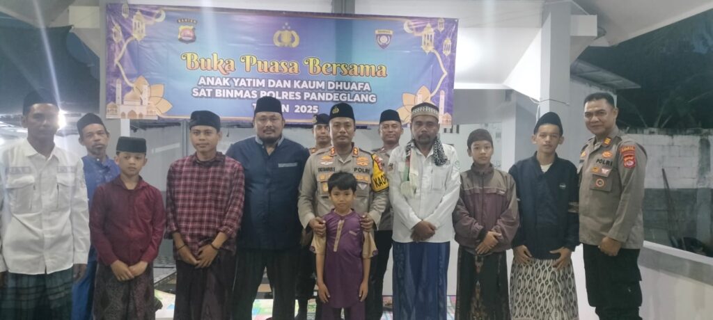 Kapolres Pandeglang Gelar Buka Puasa Bersama Anak Yatim dan Dhuafa di Kampung Ramea 4 WhatsApp Image 2025 03 08 at 19.36.49