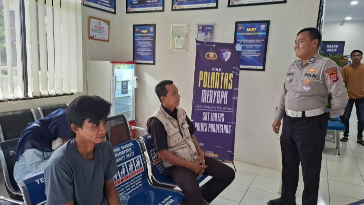 Satlantas Polres Pandeglang Gelar Coaching Clinic dalam Program “Polantas Menyapa” 9 IMG 20251122 091332