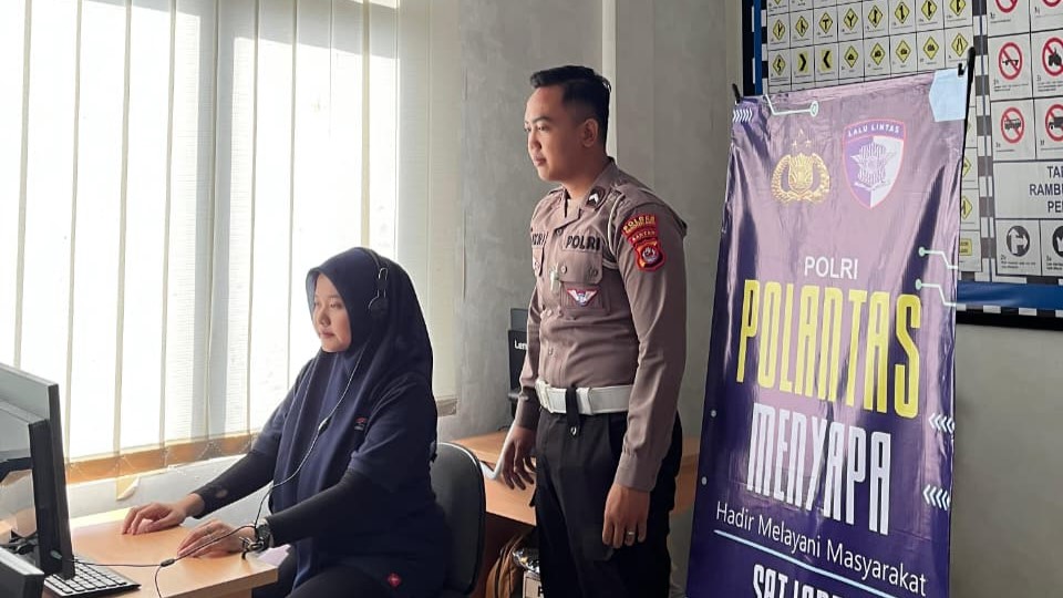 Satlantas Polres Pandeglang Gelar Program “Polantas Menyapa” untuk Tingkatkan Pelayanan Pemohon SIM 2 WhatsApp Image 2025 12 11 at 09.08.43